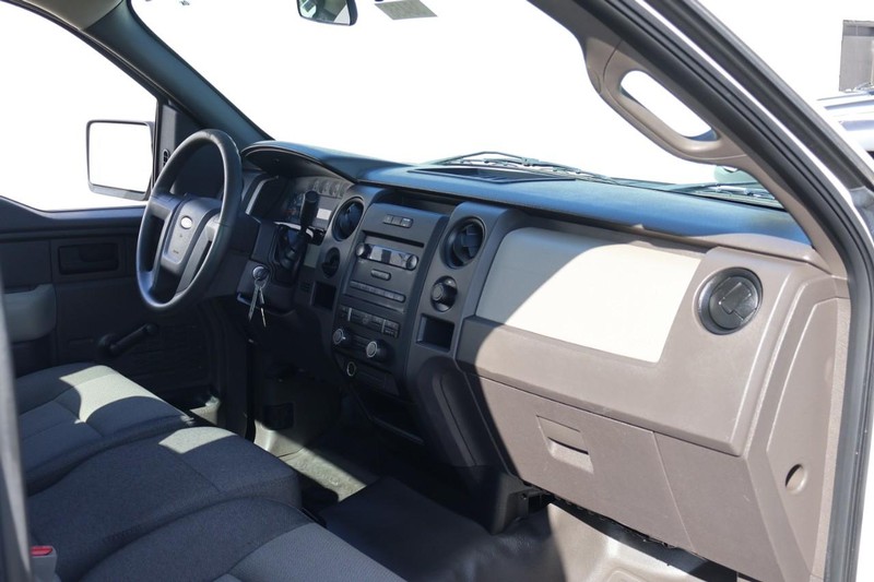 Ford F-150 Vehicle Full-screen Gallery Image 18