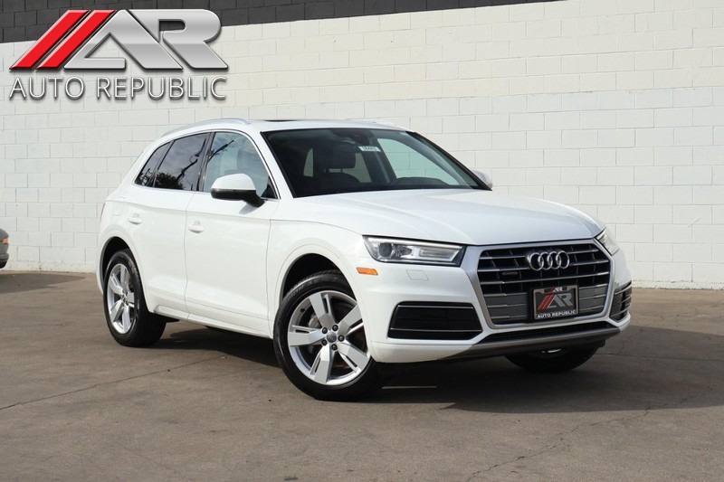 Audi Q5 Vehicle Full-screen Gallery Image 01