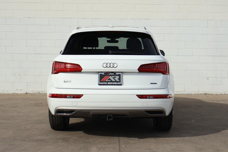 Audi Q5 Vehicle Full-screen Gallery Image 06