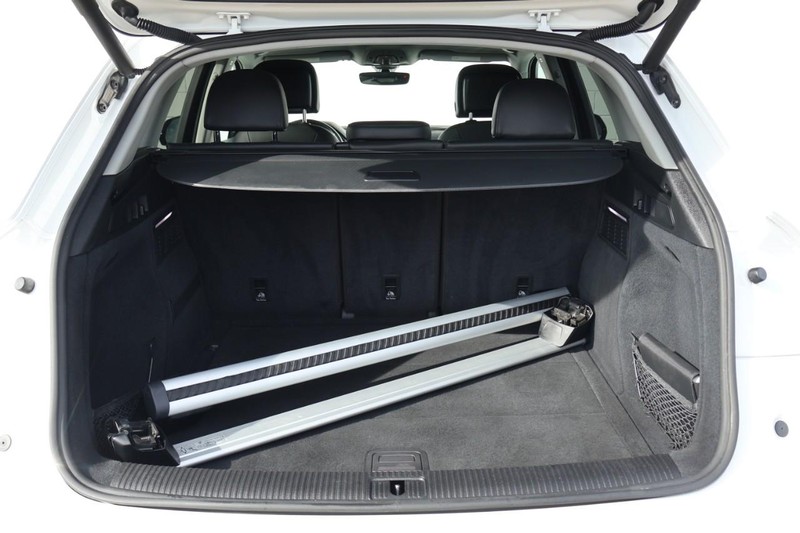 Audi Q5 Vehicle Full-screen Gallery Image 09