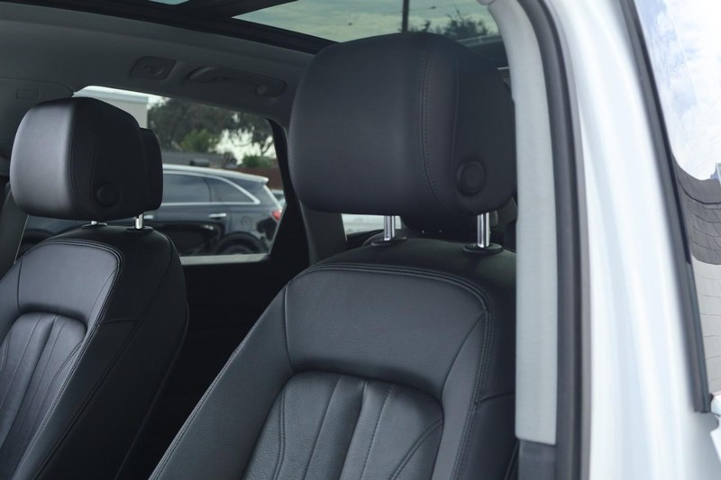 Audi Q5 Vehicle Full-screen Gallery Image 22