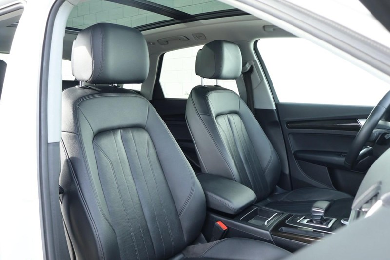 Audi Q5 Vehicle Full-screen Gallery Image 25