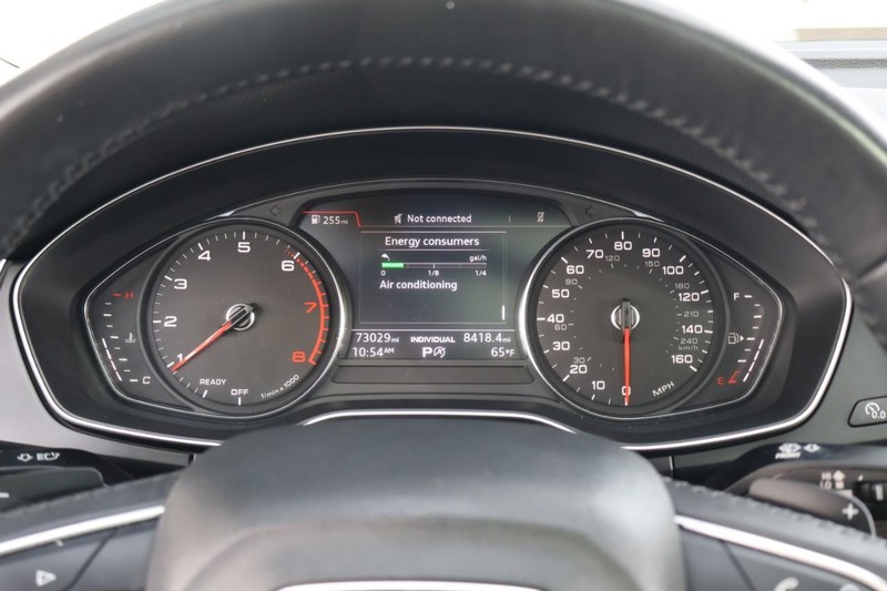 Audi Q5 Vehicle Full-screen Gallery Image 29