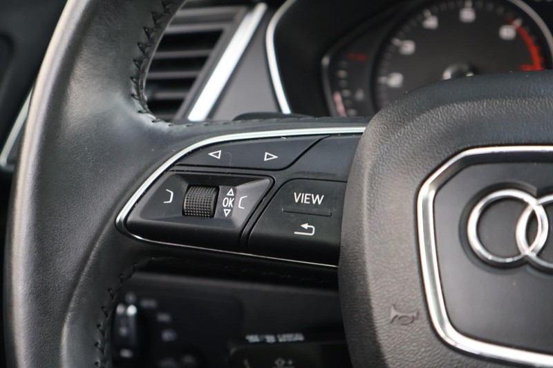 Audi Q5 Vehicle Full-screen Gallery Image 31