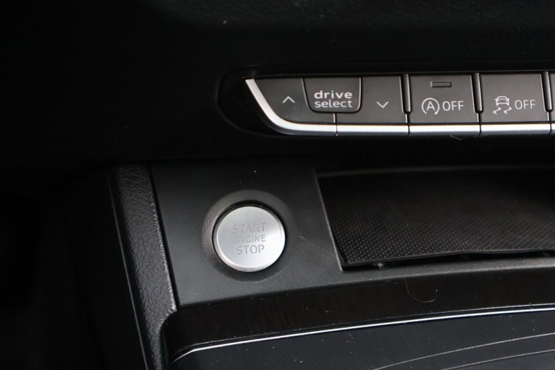 Audi Q5 Vehicle Full-screen Gallery Image 33