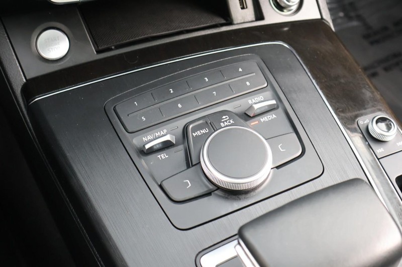 Audi Q5 Vehicle Full-screen Gallery Image 39