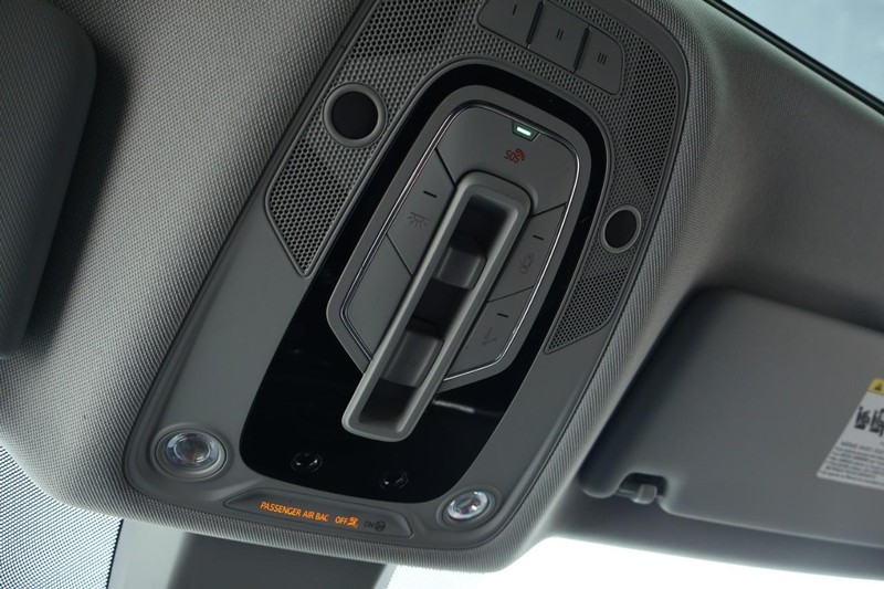 Audi Q5 Vehicle Full-screen Gallery Image 40