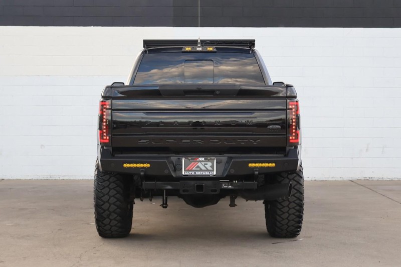 Ford Super Duty F-250 SRW Vehicle Full-screen Gallery Image 07