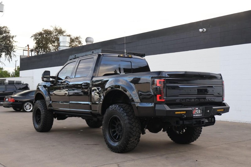 Ford Super Duty F-250 SRW Vehicle Full-screen Gallery Image 13