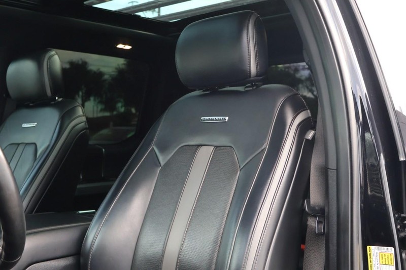 Ford Super Duty F-250 SRW Vehicle Full-screen Gallery Image 29