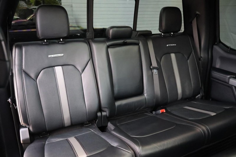 Ford Super Duty F-250 SRW Vehicle Full-screen Gallery Image 35