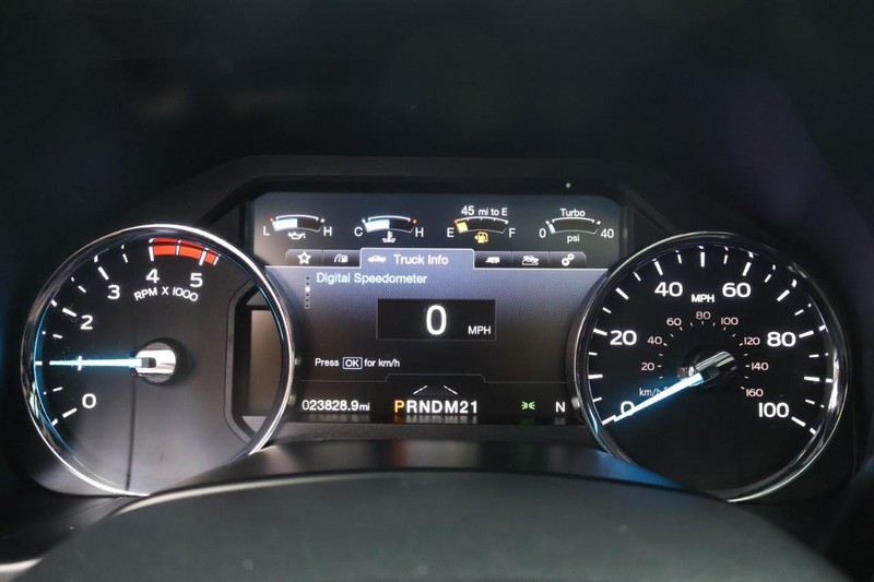 Ford Super Duty F-250 SRW Vehicle Full-screen Gallery Image 38