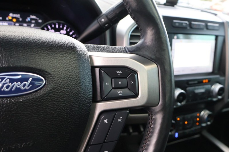 Ford Super Duty F-250 SRW Vehicle Full-screen Gallery Image 41