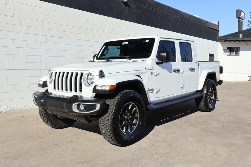 Jeep Gladiator Vehicle Full-screen Gallery Image 13