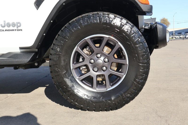 Jeep Gladiator Vehicle Full-screen Gallery Image 14