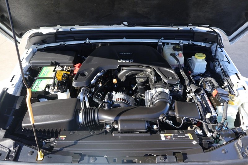 Jeep Gladiator Vehicle Full-screen Gallery Image 15