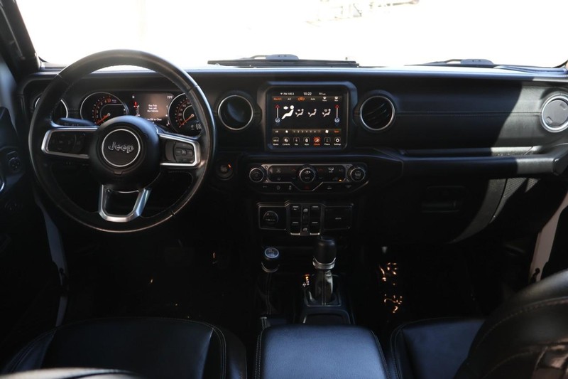 Jeep Gladiator Vehicle Full-screen Gallery Image 26