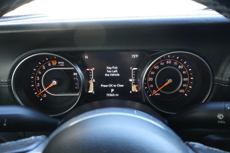 Jeep Gladiator Vehicle Full-screen Gallery Image 27