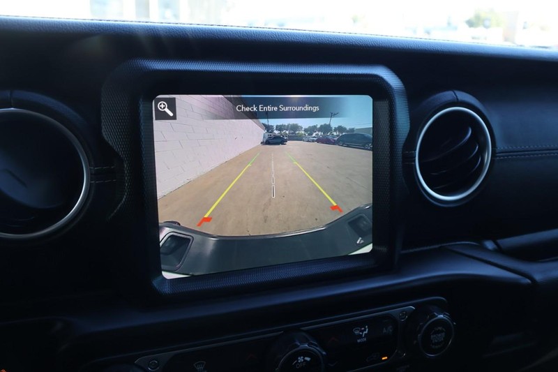 Jeep Gladiator Vehicle Full-screen Gallery Image 34