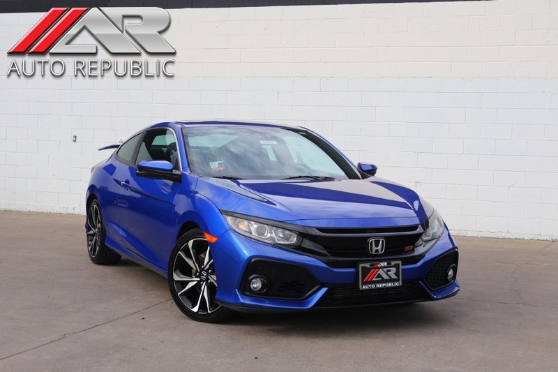 Honda Civic Si Coupe Vehicle Full-screen Gallery Image 01