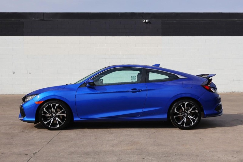 Honda Civic Si Coupe Vehicle Full-screen Gallery Image 11