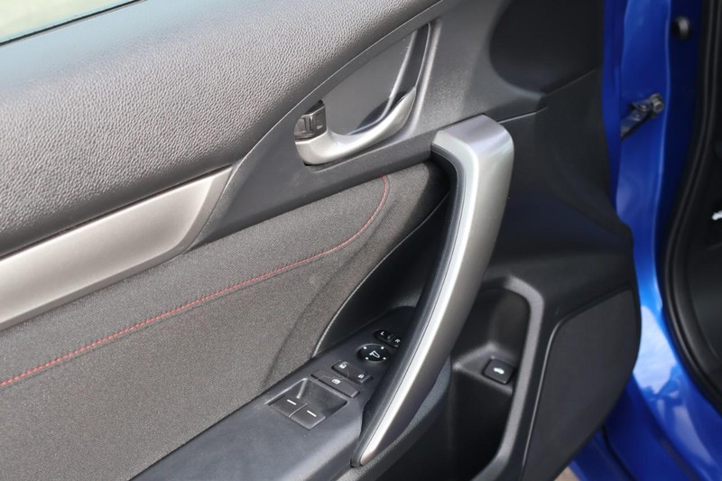 Honda Civic Si Coupe Vehicle Full-screen Gallery Image 16