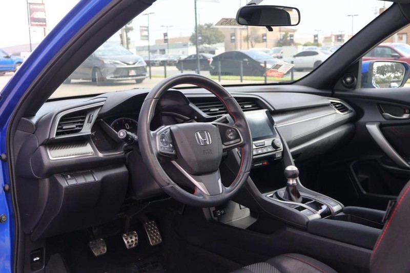 Honda Civic Si Coupe Vehicle Full-screen Gallery Image 17