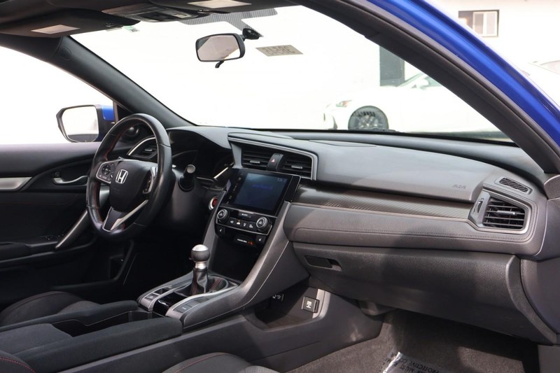 Honda Civic Si Coupe Vehicle Full-screen Gallery Image 20