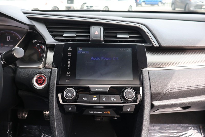 Honda Civic Si Coupe Vehicle Full-screen Gallery Image 29