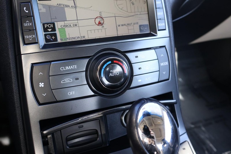 Hyundai Genesis Coupe Vehicle Full-screen Gallery Image 30