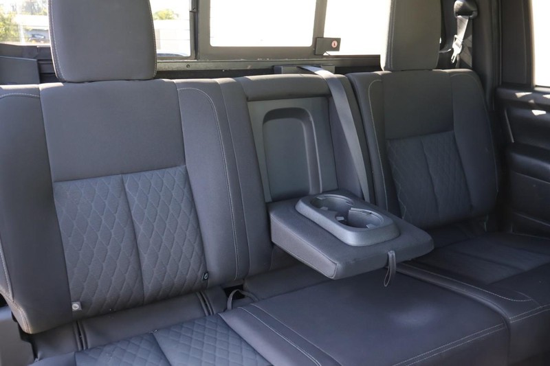 Nissan Titan Vehicle Full-screen Gallery Image 26