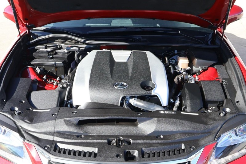 Lexus GS 350 Vehicle Full-screen Gallery Image 13