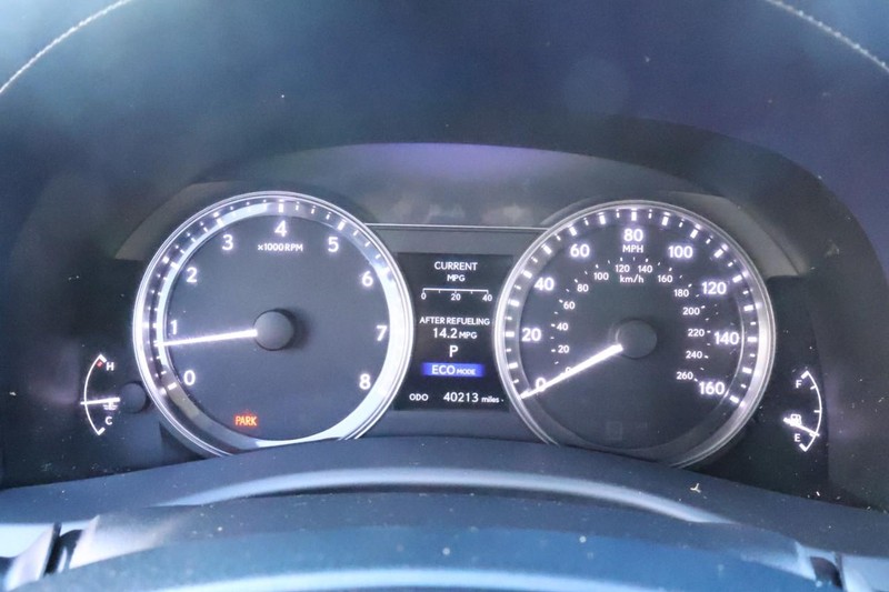 Lexus GS 350 Vehicle Full-screen Gallery Image 26