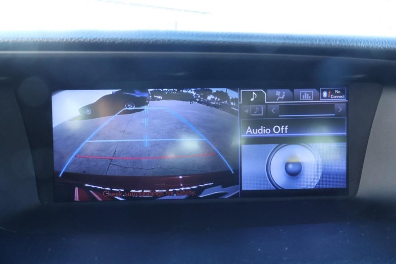 Lexus GS 350 Vehicle Full-screen Gallery Image 32