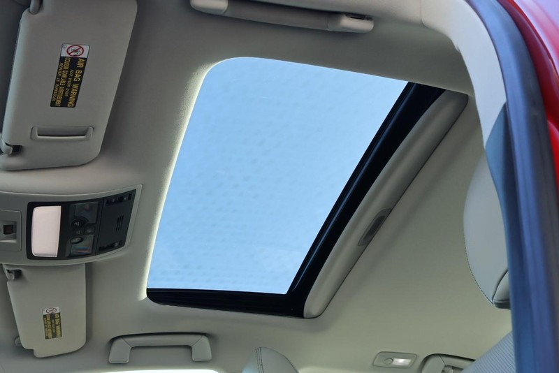 Lexus GS 350 Vehicle Full-screen Gallery Image 36