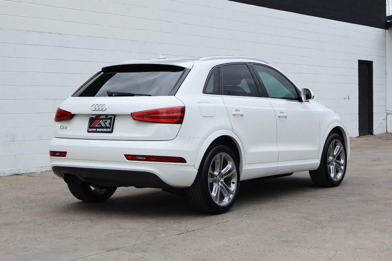 Audi Q3 Vehicle Full-screen Gallery Image 05