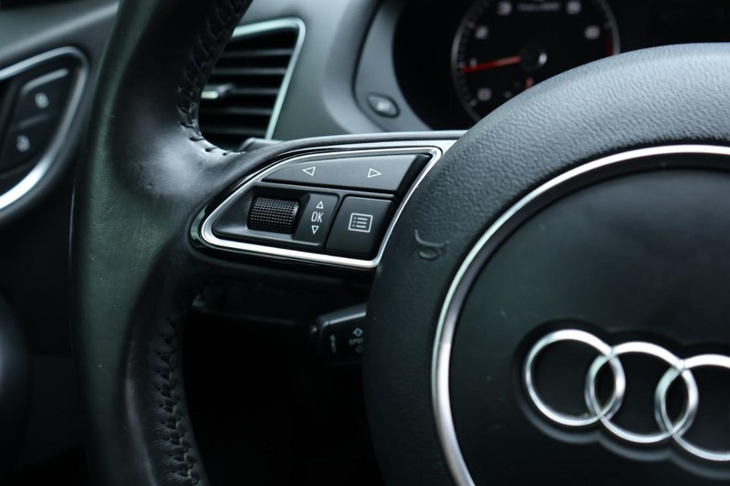 Audi Q3 Vehicle Full-screen Gallery Image 29