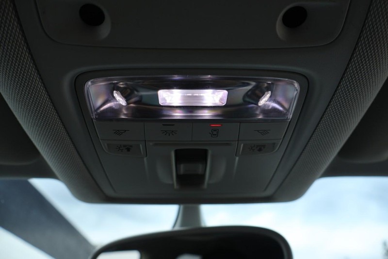 Audi Q3 Vehicle Full-screen Gallery Image 38