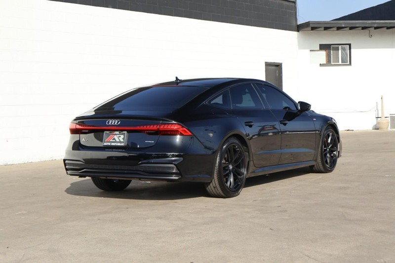Audi A7 Vehicle Full-screen Gallery Image 05