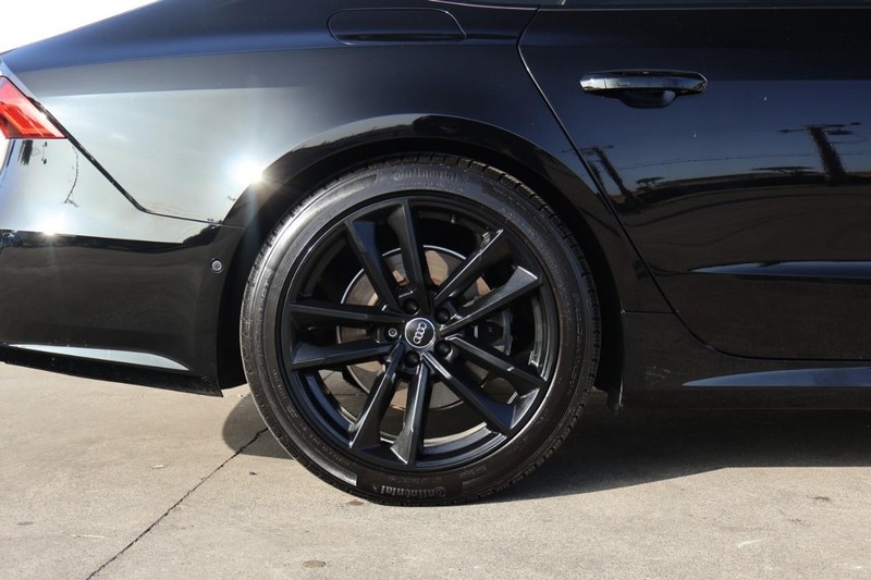 Audi A7 Vehicle Full-screen Gallery Image 15