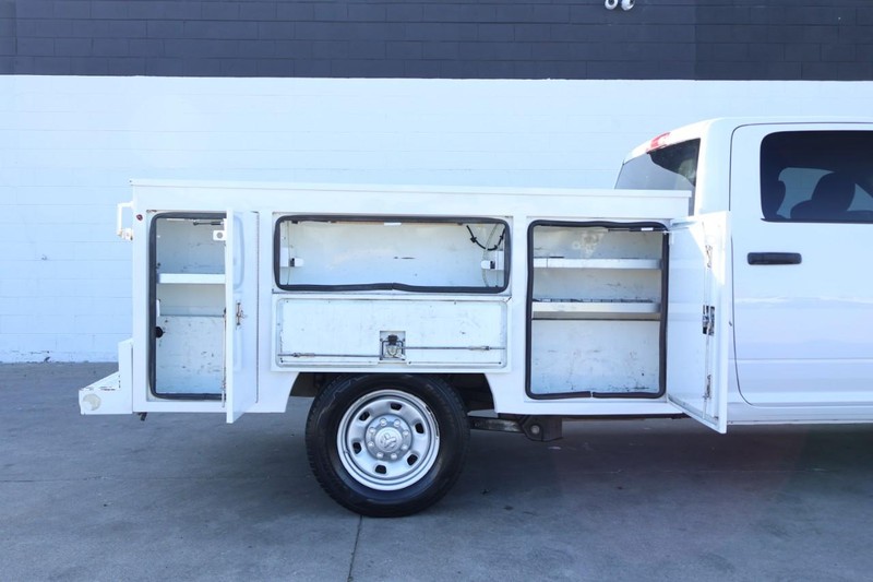 Ram 2500 Vehicle Full-screen Gallery Image 06