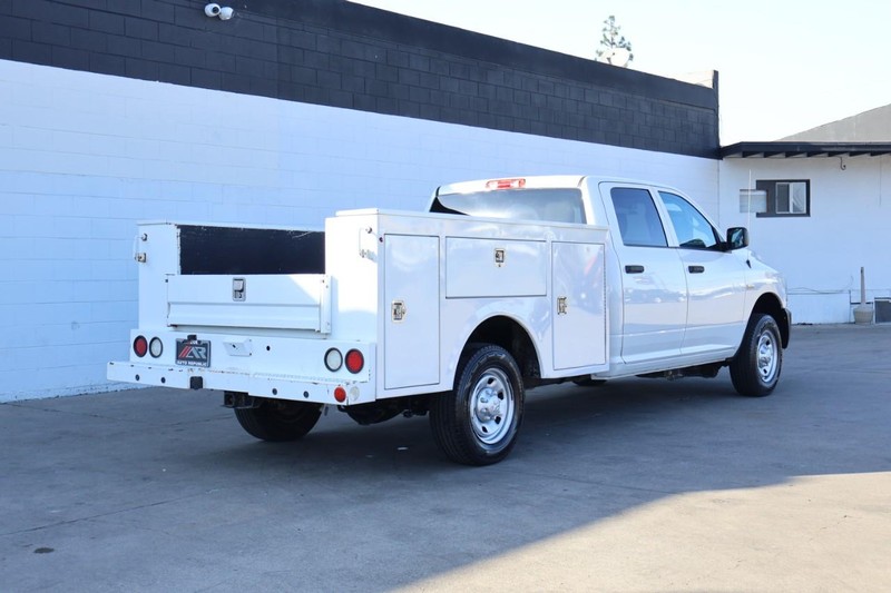 Ram 2500 Vehicle Full-screen Gallery Image 07