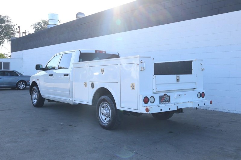 Ram 2500 Vehicle Full-screen Gallery Image 12