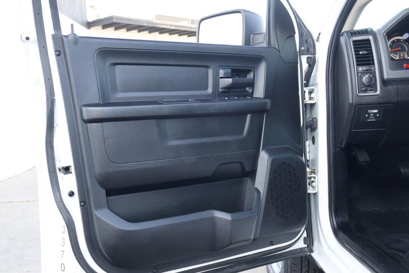 Ram 2500 Vehicle Full-screen Gallery Image 18