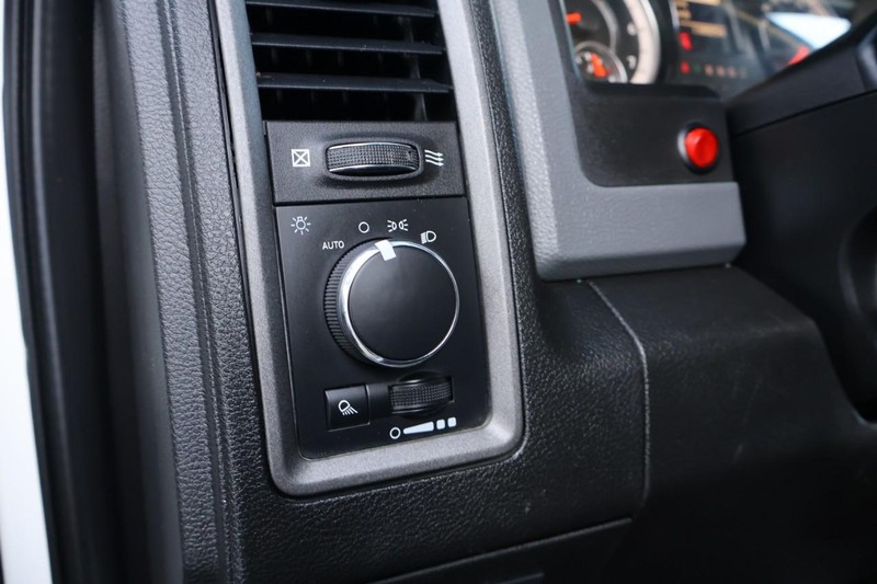 Ram 2500 Vehicle Full-screen Gallery Image 21