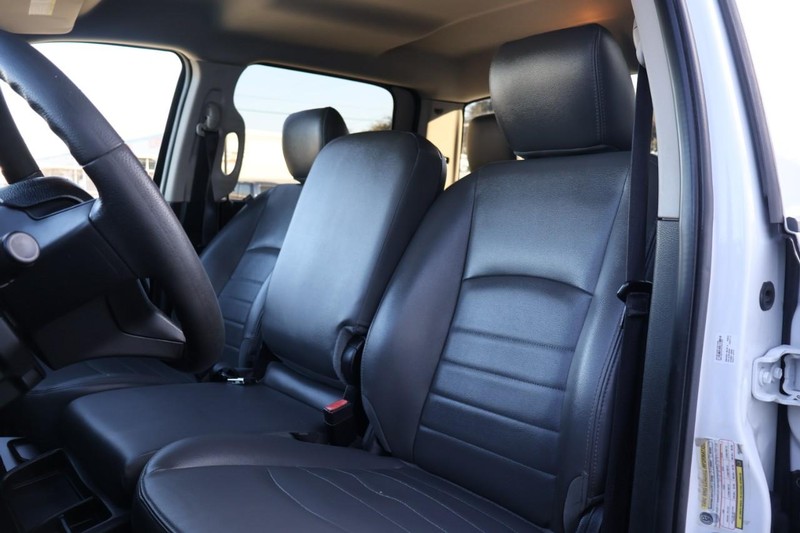 Ram 2500 Vehicle Full-screen Gallery Image 22