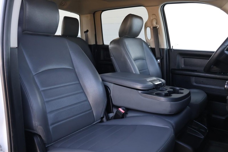 Ram 2500 Vehicle Full-screen Gallery Image 26