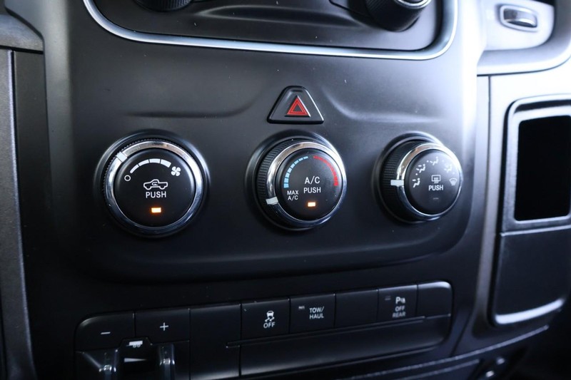 Ram 2500 Vehicle Full-screen Gallery Image 37