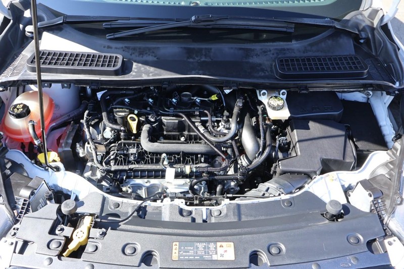 Ford Escape Vehicle Full-screen Gallery Image 13