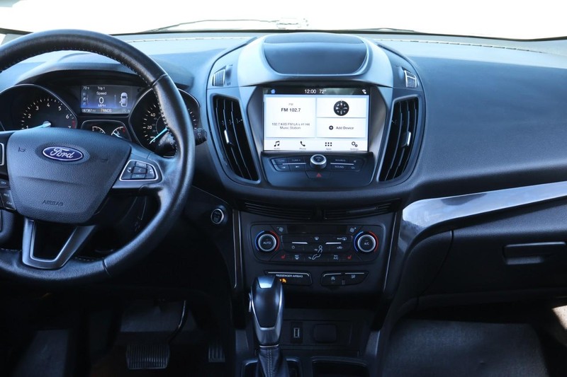 Ford Escape Vehicle Full-screen Gallery Image 30